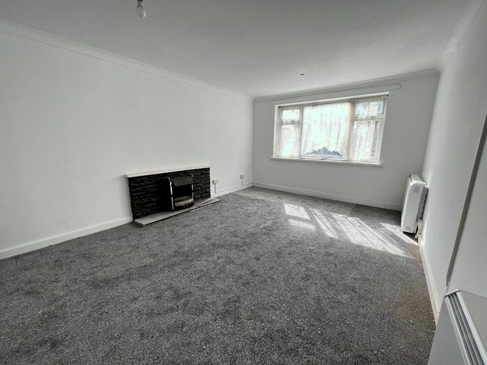 2 Bedroom Flat To Rent In Saldavian Court, Slaney Road, Walsall, WS2