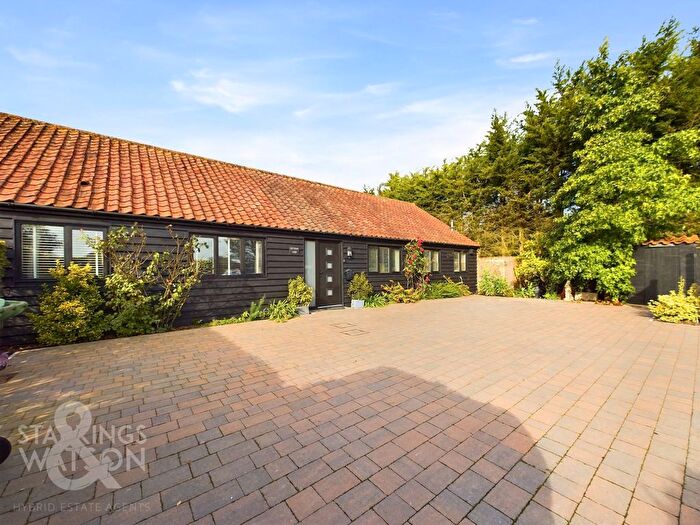 3 Bedroom Barn Conversion For Sale In Mill Road, Topcroft, Bungay, NR35
