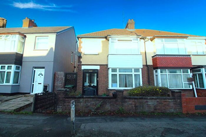 3 Bedroom Semi-Detached House To Rent In Stockingstone Road, Luton, LU2