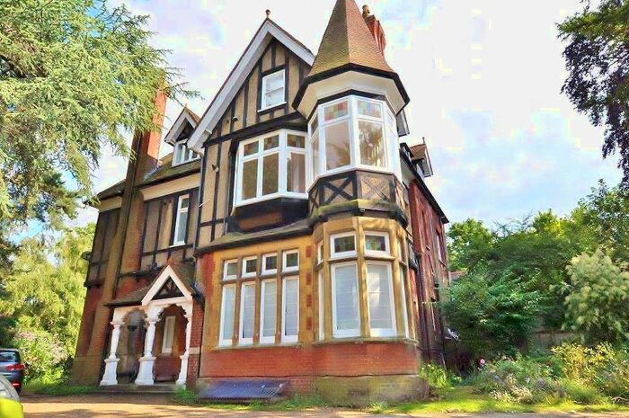 Studio To Rent In Cranley Road, Guildford, Surrey, GU1