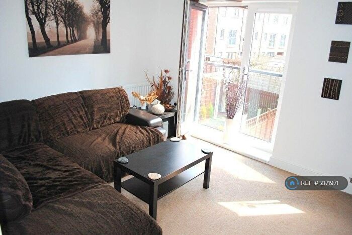 3 Bedroom Terraced House To Rent In Cable Place, Leeds, LS10