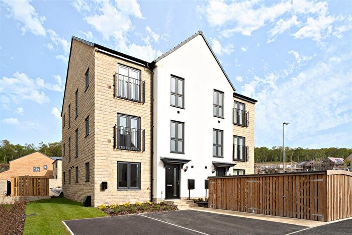 2 Bedroom Semi-Detached House To Rent In Clayton Wood Road, Woodside Vale, Horsforth, LS16