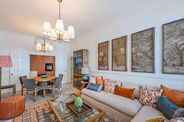 3 Bedroom Flat For Sale In Basil Street, Knightsbridge, London, SW3