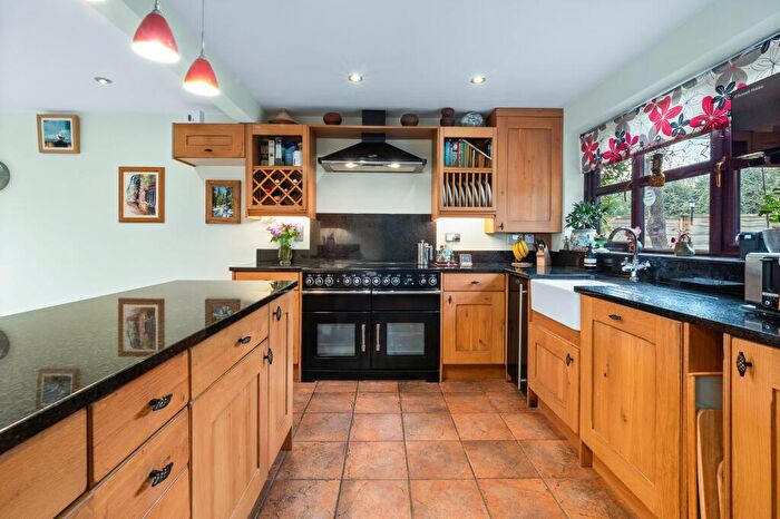 4 Bedroom Detached House For Sale In The Avenue, Bishopton, CV37