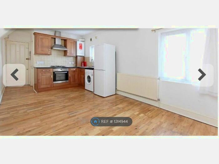 2 Bedroom Flat To Rent In Grange Park Road, London, E10