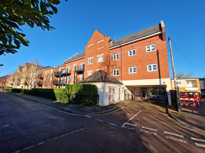 2 Bedroom Flat For Sale In Wharf Lane, Rickmansworth, WD3