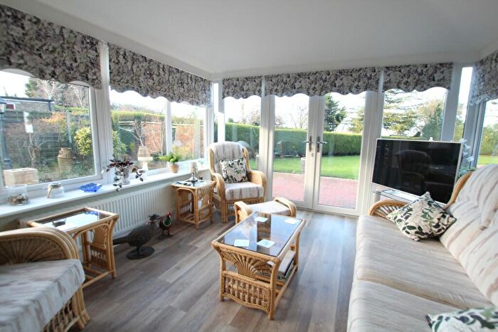 4 Bedroom Detached House For Sale In Blunham Road, Moggerhanger, MK44