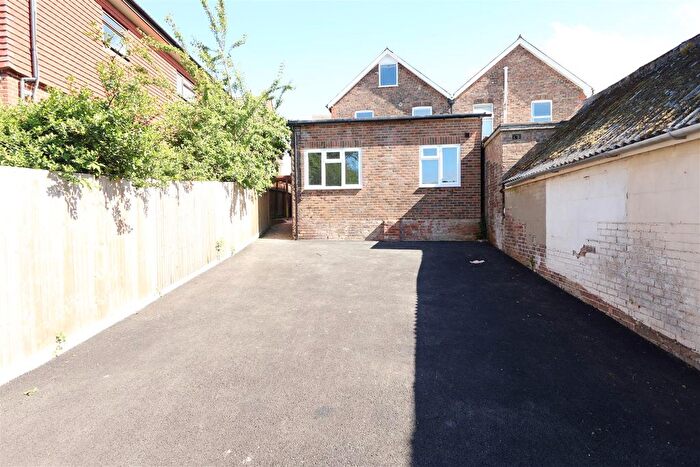 2 Bedroom Flat To Rent In Uff, High Street, Heathfield, TN21