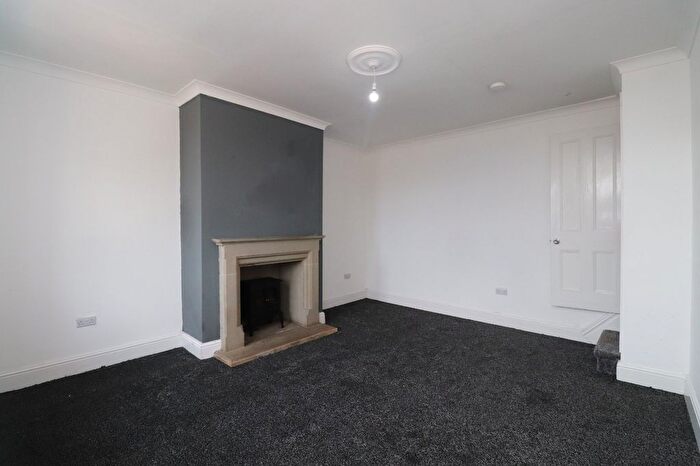 2 Bedroom End Of Terrace House To Rent In Scotchman Lane, Morley, Leeds, West Yorkshire, LS27