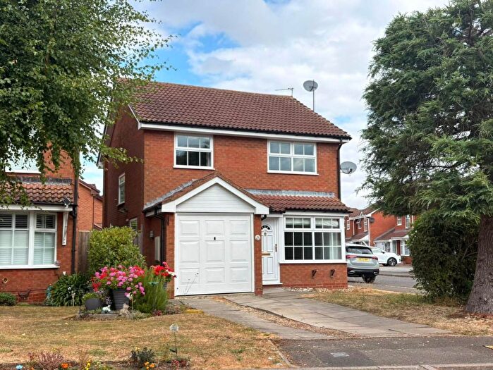 3 Bedroom Detached House For Sale In Diane Walk, Aylesbury, HP21