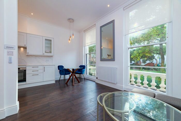 1 Bedroom Flat To Rent In Bristol Gardens, Little Venice, W9
