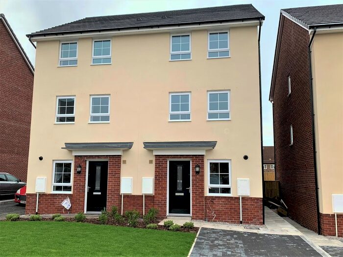 3 Bedroom Semi-Detached House To Rent In Stratford Drive, Prescot, Prescot, Merseyside, L34