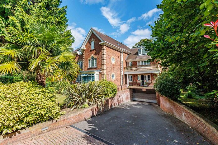 3 Bedroom Flat To Rent In Tower Road, Westbourne, Bournemouth, BH13