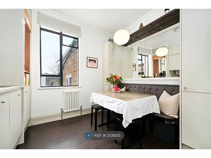 2 Bedroom Flat To Rent In Dunlace Road, London, E5