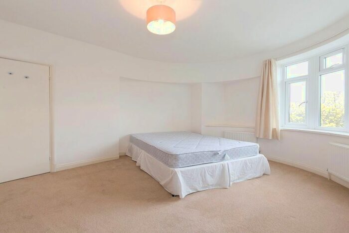 Studio To Rent In Dartmouth Road, Mapesbury, London, NW2
