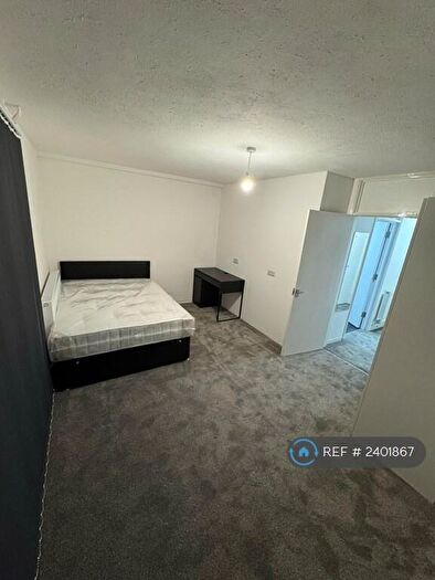 4 Bedroom Maisonette To Rent In Ramsfort House, London, SE16