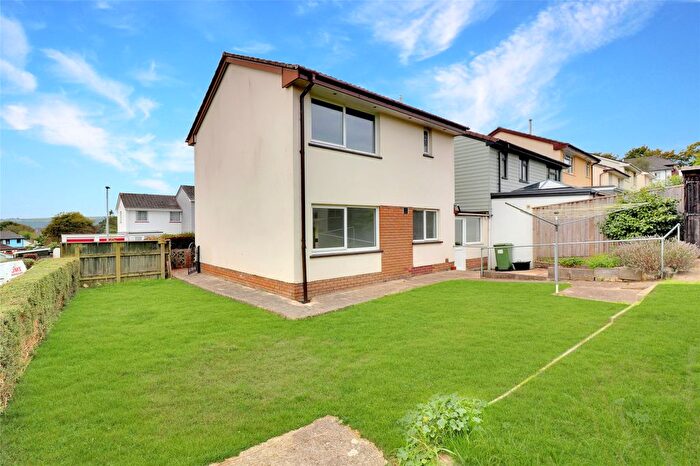 3 Bedroom Link Detached House For Sale In Castle Hill Gardens, Torrington, Devon, EX38