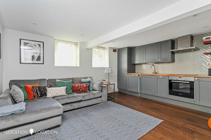 1 Bedroom Flat To Rent In Osbaldeston Road, London, N16