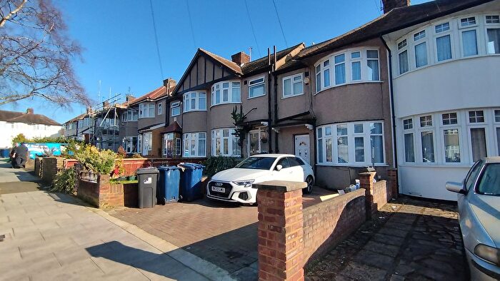 3 Bedroom Terraced House To Rent In Cedar Grove, Southall, UB1