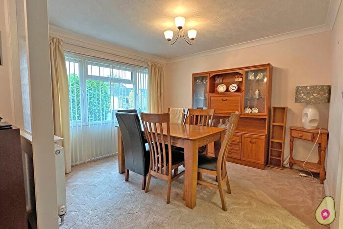2 Bedroom Bungalow For Sale In King's Meadow, Bicester, OX26