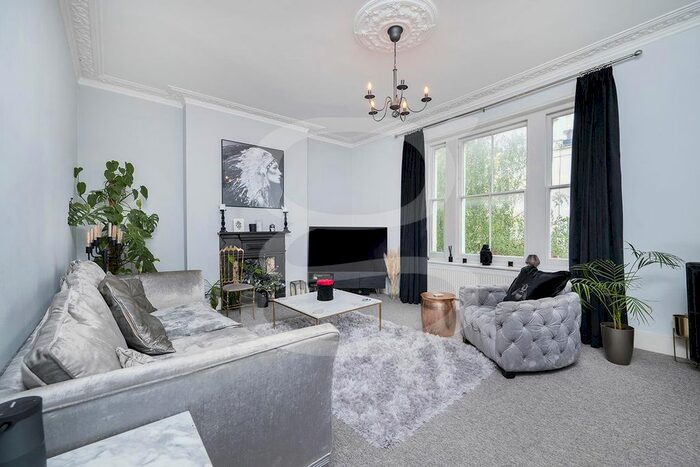 2 Bedroom Flat To Rent In Boundary Road, London, NW8