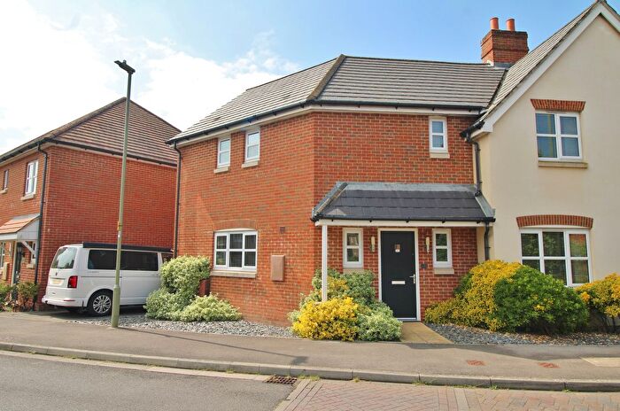3 Bedroom Semi-Detached House For Sale In Skylark Avenue, Emsworth, PO10