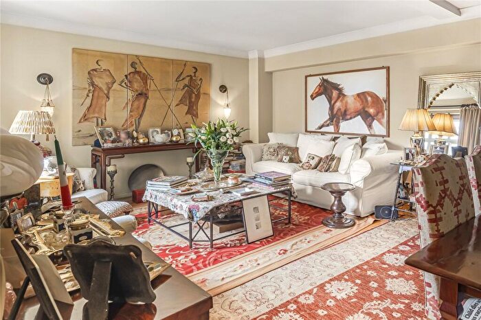 1 Bedroom Apartment For Sale In Donovan Court, Drayton Gardens, London, SW10