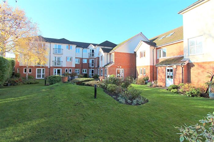 1 Bedroom Flat For Sale In Kingston Road, Epsom, KT19