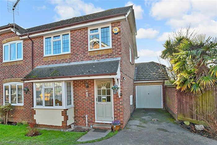 3 Bedroom End Terrace House For Sale In Gregory Close, Kemsley, Sittingbourne, Kent, ME10