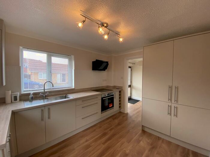 4 Bedroom House To Rent In Abbotts Grove, Peterborough, PE4