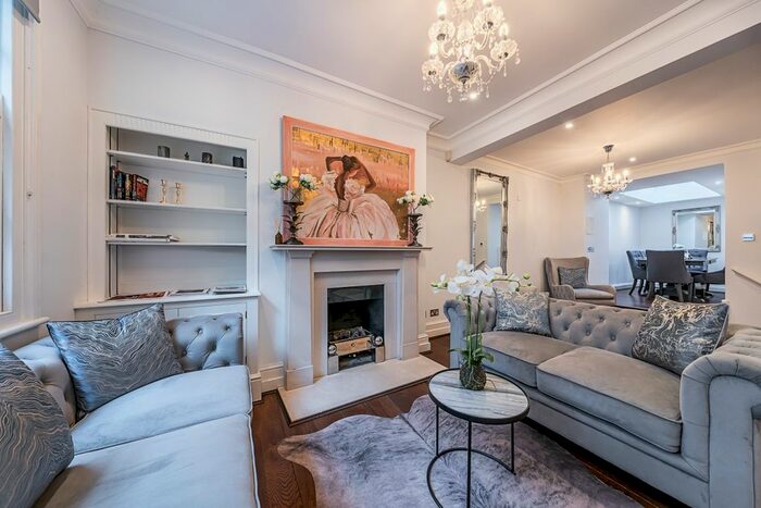 3 Bedroom Flat To Rent In Montpelier Walk, London, SW7