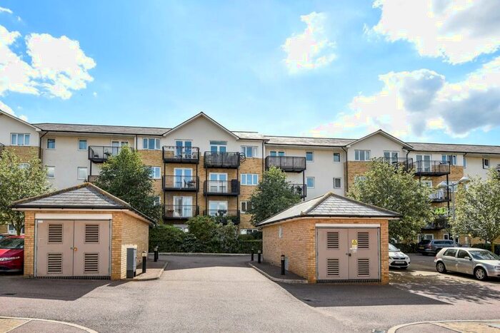 2 Bedroom Apartment To Rent In Cooks Way, Hitchin, SG4