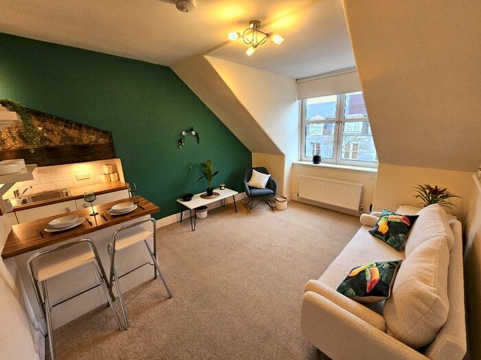 1 Bedroom Flat To Rent In Union Grove, City Centre, Aberdeen, AB10