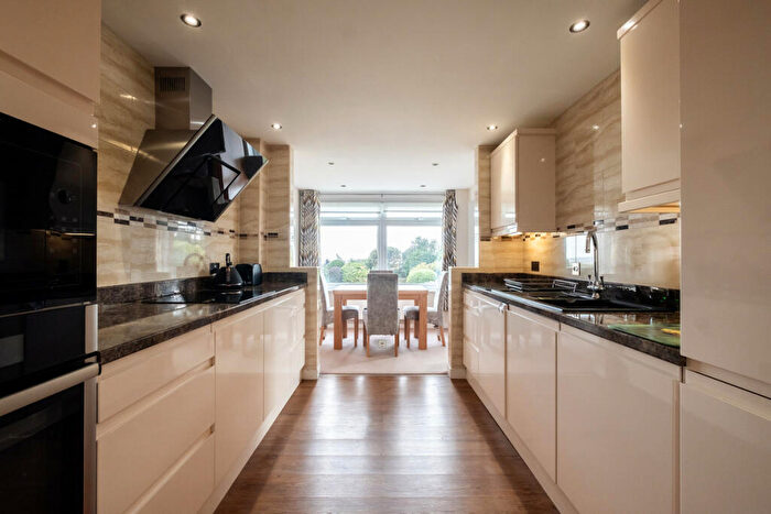 2 Bedroom Apartment For Sale In High Legh, Marine Drive, Fairhaven, FY8