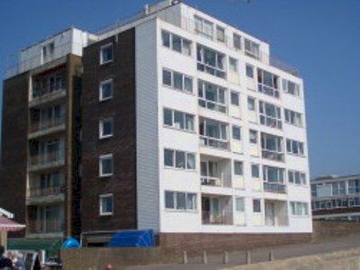 2 Bedroom Flat To Rent In Fosse Way Court, Seaton, EX12
