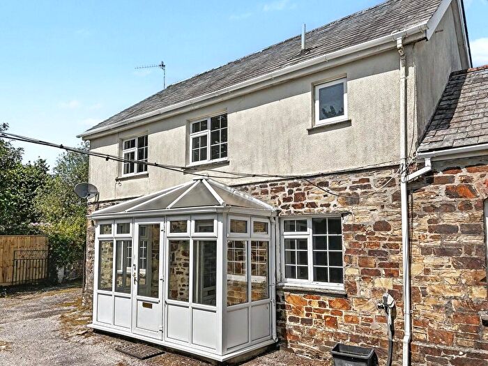 2 Bedroom Link Detached House For Sale In Cross Lane, Bodmin, Cornwall, PL31