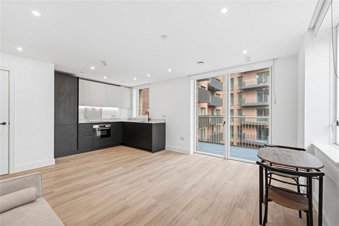1 Bedroom Flat To Rent In Silverleaf House, The Verdean, London, W3