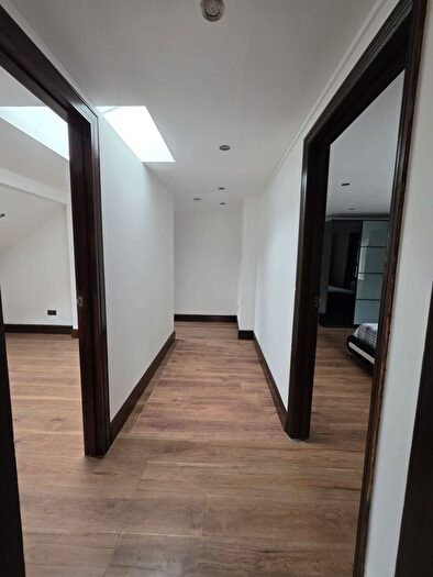 2 Bedroom Flat To Rent In Beecholme Avenue, Mitcham, CR4