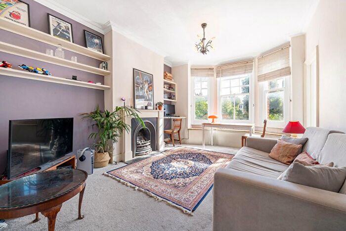 2 Bedroom Flat For Sale In Hackford Road, SW9