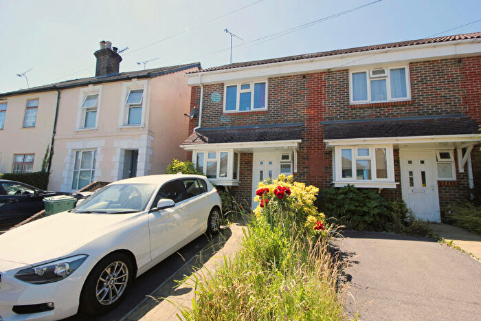 3 Bedroom Terraced House To Rent In Earlsbrook Road, Redhill, RH1