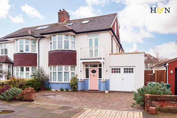 6 Bedroom Semi-Detached House For Sale In Welbeck Avenue, Hove, BN3
