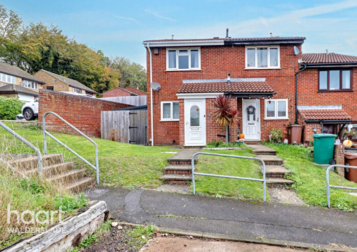 2 Bedroom End Of Terrace House For Sale In Ramillies Close, Chatham, ME5