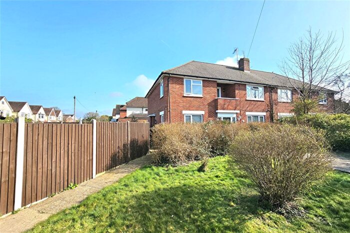 2 Bedroom Maisonette For Sale In James Road, Camberley, Surrey, GU15