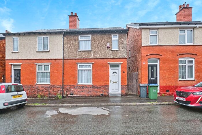 2 Bedroom Semi-detached House For Sale In Goldicroft Road, Wednesbury, WS10