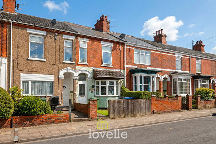 4 Bedroom Terraced House For Sale In Farebrother Street, Grimsby, DN32