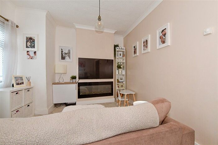 2 Bedroom End Of Terrace House For Sale In North Road, Queenborough, Sheerness, Kent, ME11