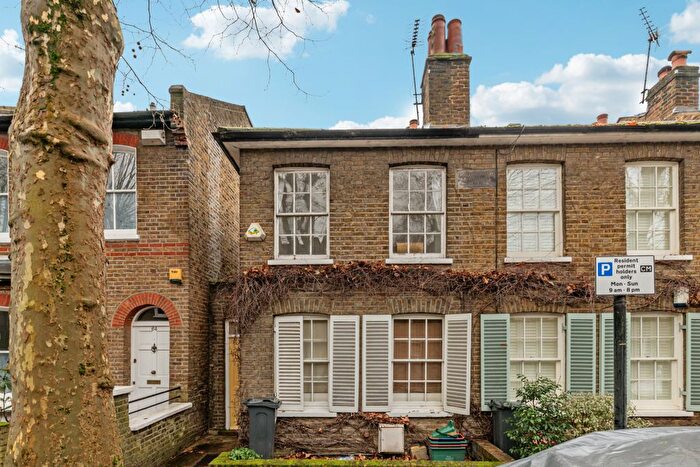 2 Bedroom Terraced House For Sale In Paxton Road, London, W4