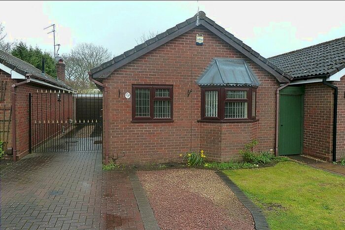 2 Bedroom Detached Bungalow To Rent In Bagridge Road, Castlecroft, Wolverhampton, WV3
