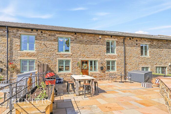 3 Bedroom Barn Conversion For Sale In Birchinley Lane, Milnrow, OL16