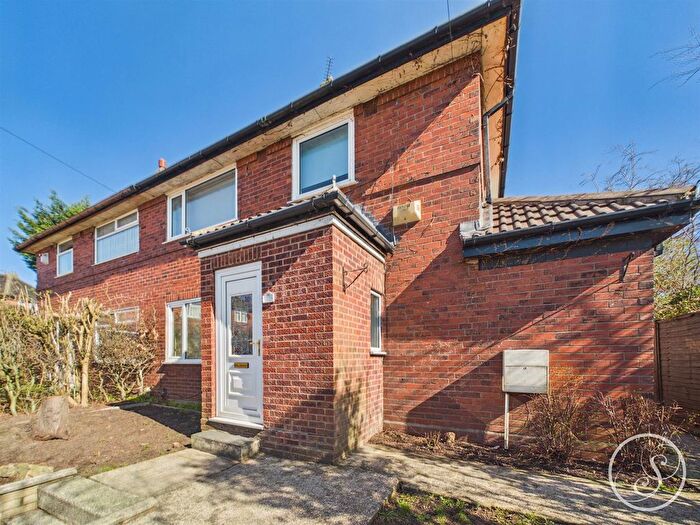 3 Bedroom Semi-Detached House For Sale In Murton Close, Leeds, LS14